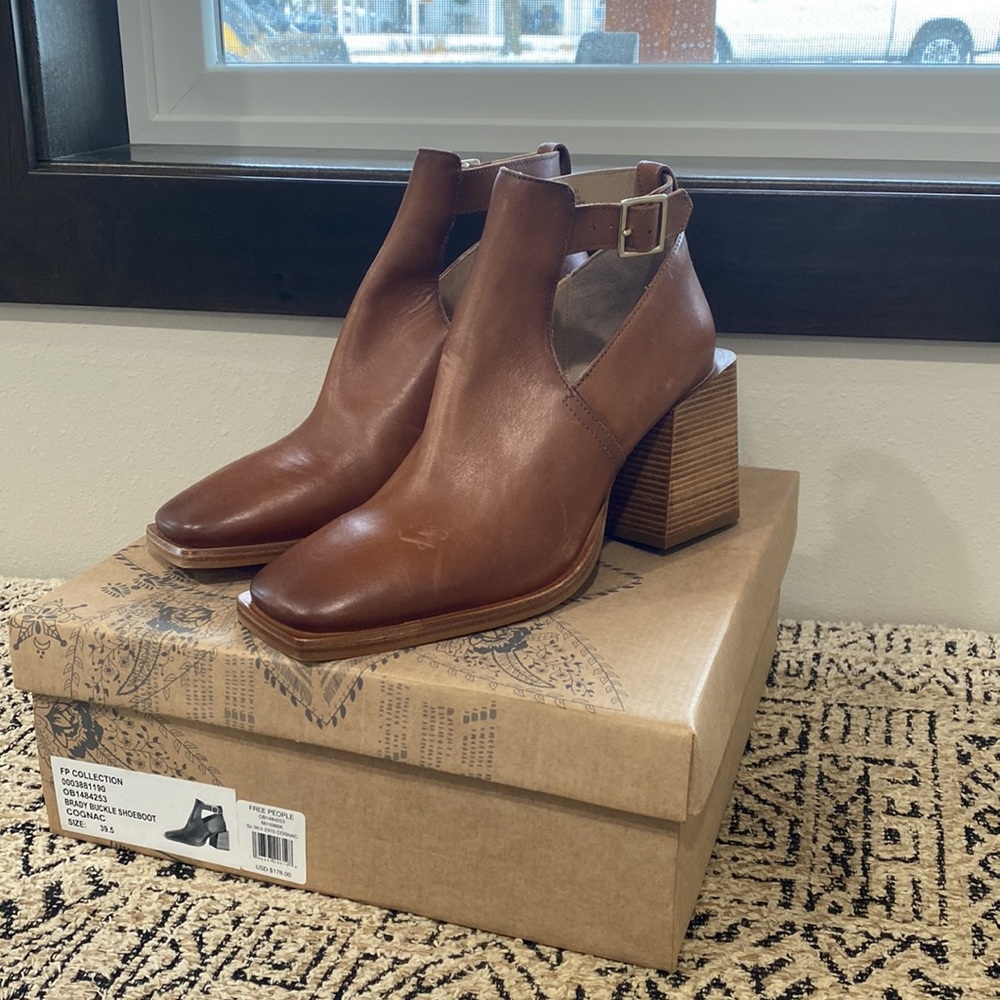 NIB Free People Brady Buckle